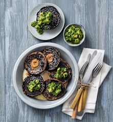 Grilled mushrooms with avocado and parsley dressing
