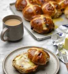 Hot cross buns