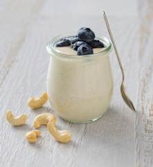 Vanilla cashew yoghurt