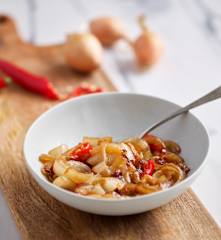 Faire dorer des oignons avec du piment
