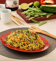 Noodles con verdure al curry