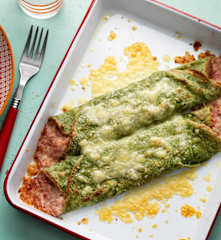 Green pancakes with ham and cheese