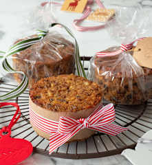Mini fruit cakes
