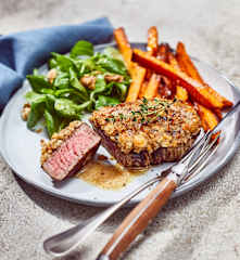 Nusskruste für Fleisch oder Fisch