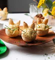 Conejitos rellenos de ensalada de huevo