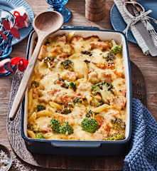 Cremiger Hähnchen-Brokkoli-Auflauf mit Nudeln