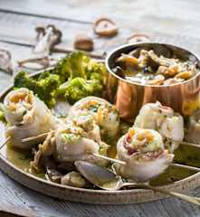Popietas de lenguado con espárragos y salsa de setas