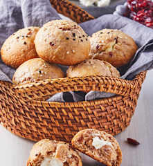 Brioche de queso de cabra y arándanos TM6