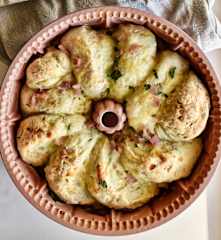 Pull-apart sunshine bread