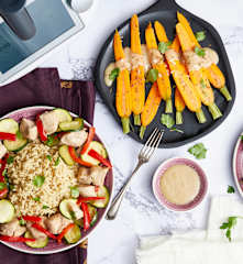 Poulet, riz aux épices et salade de carotte tiède