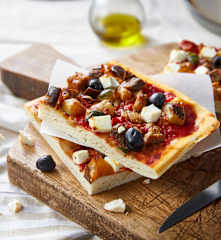 Pizza aux légumes grillés et feta