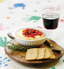 Queijo com doce de pimentos