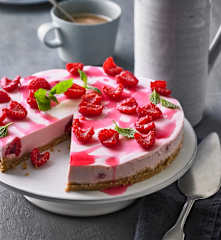 Himbeer-Frischkäse-Torte