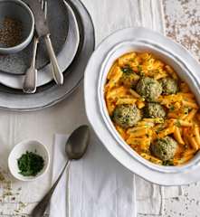 Almôndegas de lentilhas com massa a vapor