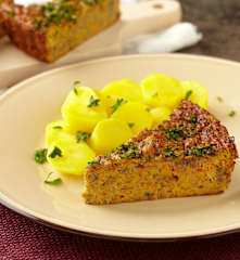 Zeleninový koláč s bylinkami a sýrem