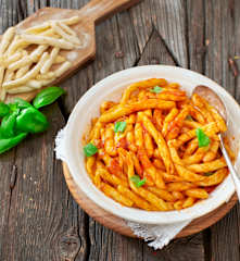 Fileja con sugo alla 'nduja e fagioli