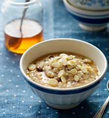 Apple, Sultana and Cinnamon Porridge