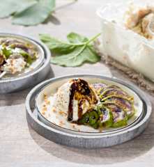 Higos o brevas con helado de yogur y dulce de higo