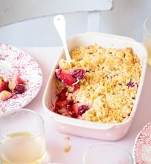 Crumble à la pomme et aux cerises