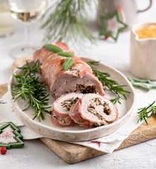 Pieczona rolada wieprzowa z sosem jabłkowym