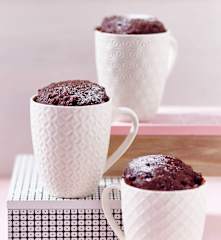 Schoko-Erdnuss-Mug-Cakes