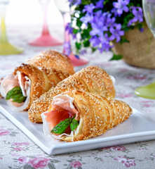 Cannoli di asparagi e prosciutto