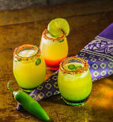 Coctel de chile serrano y mezcal