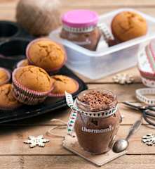 Muffiny piernikowe i nocna owsianka z masłem orzechowym i kakao