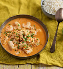 Fisk- og skaldyrsret med kokosmælk og ris