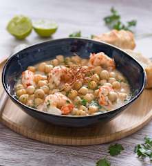 Garbanzos thai con gambas, leche de coco y lemon grass
