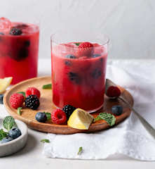 Mojito analcolico ai frutti di bosco
