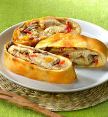 Pizza roulée aux champignons et aux poivrons