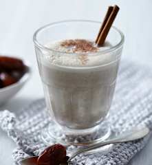 Gewürzte Dattelmilch, alkoholfrei