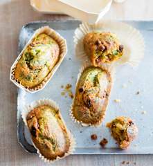 Petits cakes salés au chorizo et aux herbes