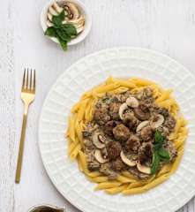 Mini albóndigas con salsa de hongos