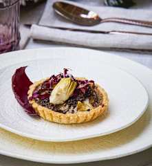 Mini quiche alle patate, radicchio e carciofi (vegan)