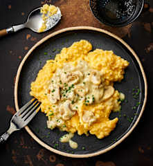 Polenta et sa sauce crémeuse aux champignons