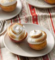 Melocotones asados y merengue