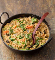 Curry z bakłażana, szpinaku i soczewicy