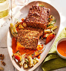 Nussbraten mit würziger Tomatencreme