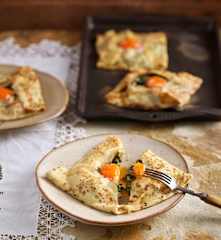 Crepes com espinafres e ovo