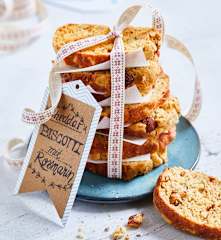 Cheddar-Biscotti mit Rosmarin