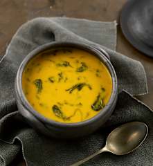 Chickpea soup with spinach