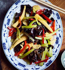 Bunte Gemüseplatte  (炒五色蔬菜)