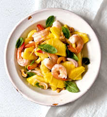 Salade de crevettes à l'ananas et au gingembre