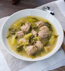 Estofado de cerdo con apio