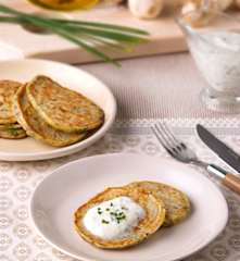 Blinis con crema de limón y hierbas frescas