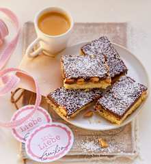 Shortbread mit Kokos-Toffee, Mandeln und Schokolade