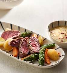 Lammfilet an pinker Pfefferkornsauce