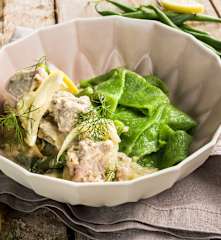 Zitroniges Lammragout mit Fisolen und Dillnudeln